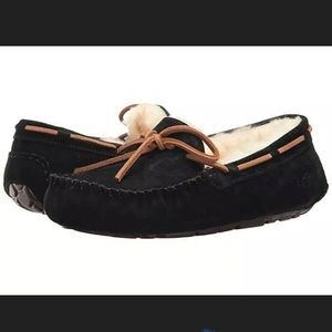 UGG Women Dakota Black Moccasin Slipper US Size 9